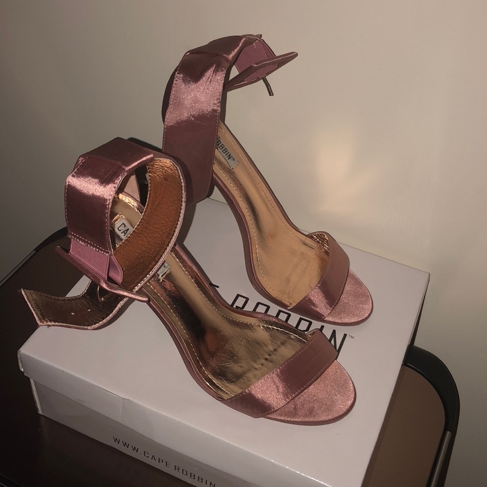Pink heel size 9